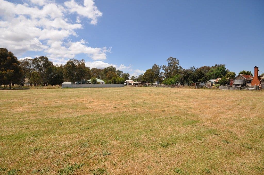 CA's 5 and 6 High Street, ELMHURST  Victoria  3469, Australia, Elmhurst - Thumbnail 2