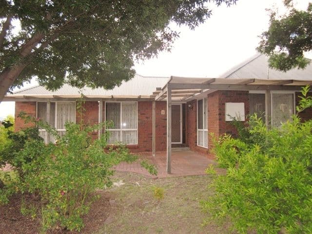 31 Lewis Luxton Crescent, GORDON ACT 2906, Gordon - Image 1