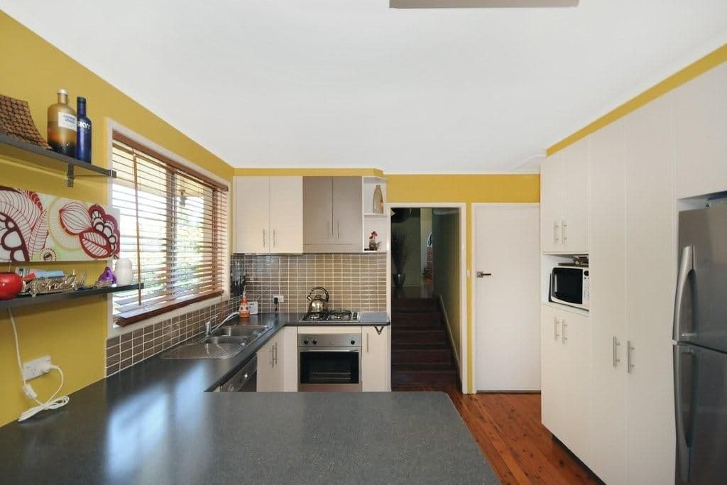 10 Raelyn Street, CENTENARY HEIGHTS QLD 4350, Centenary Heights - Thumbnail 3