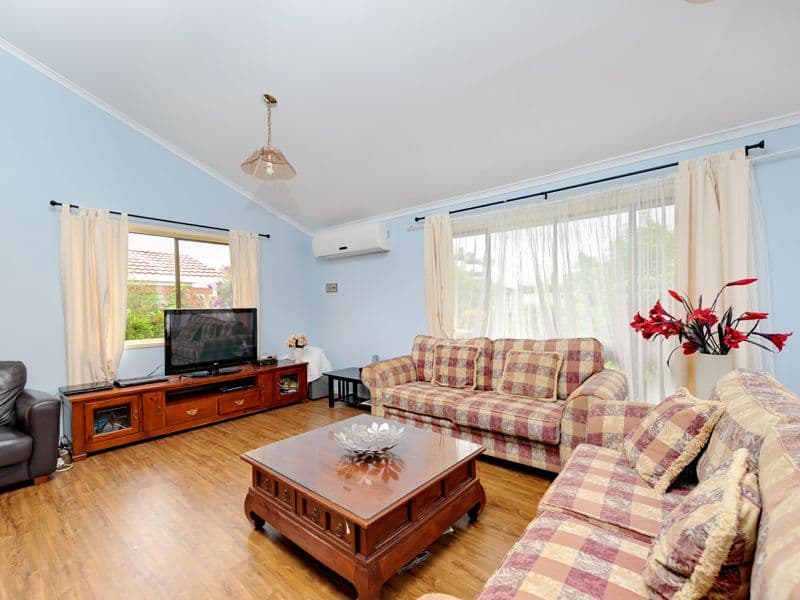 11 Chateau Street, CALAMVALE QLD 4116, Calamvale - Thumbnail 2