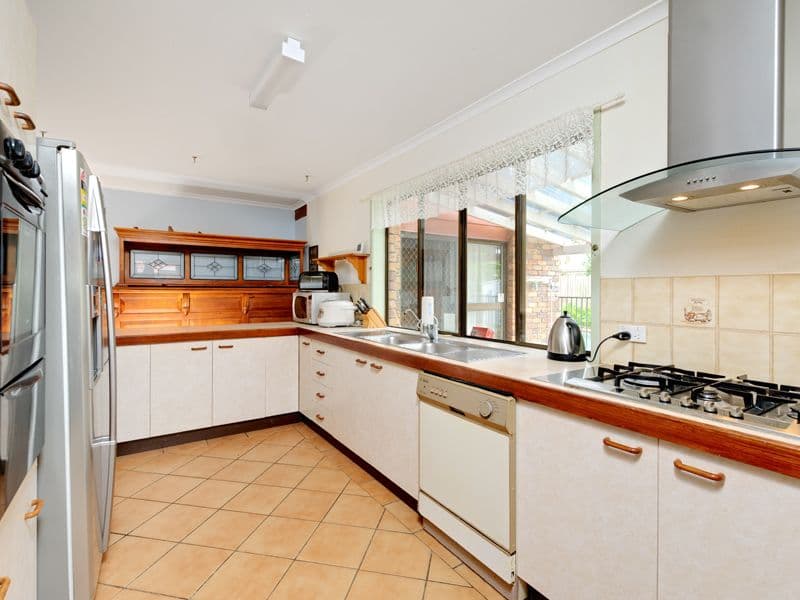 11 Chateau Street, CALAMVALE QLD 4116, Calamvale - Thumbnail 3