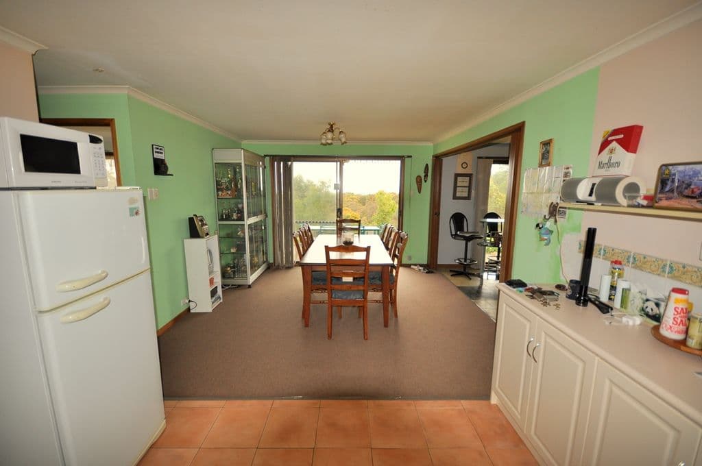 832 Staffordshire Reef Road, BERRINGA VIC 3351, Berringa - Thumbnail 3