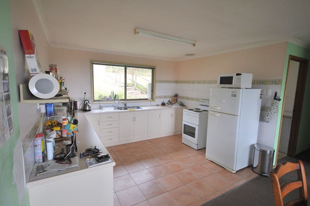 832 Staffordshire Reef Road, BERRINGA VIC 3351, Berringa - Thumbnail 4