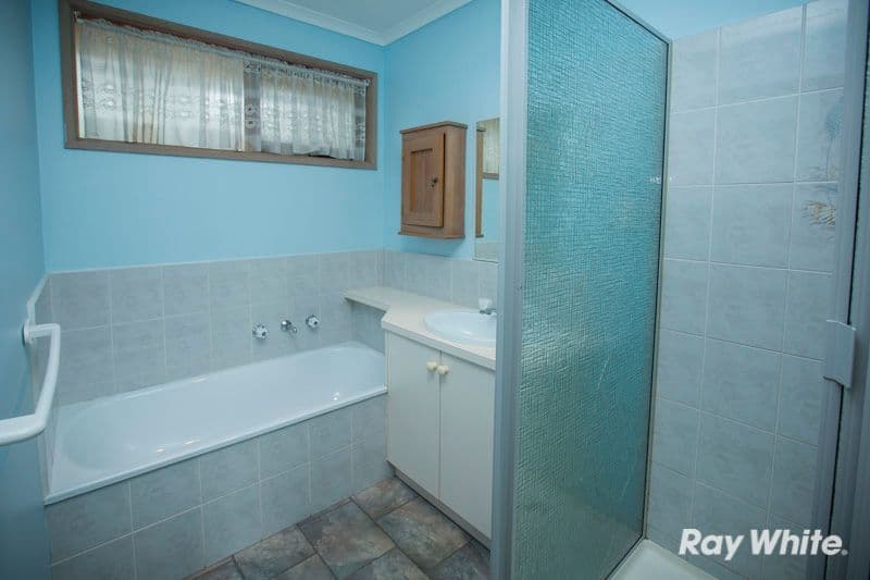 5 Rae Court, PAKENHAM VIC 3810, Pakenham - Thumbnail 8