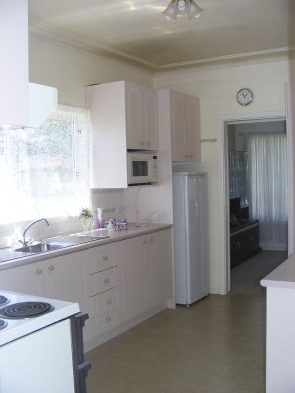 16 Dymock Street, BALGOWNIE NSW 2519, Balgownie - Thumbnail 2