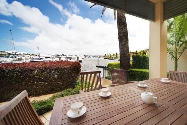 1513 Rosebank Way West, HOPE ISLAND QLD 4212, Hope Island - Thumbnail 2