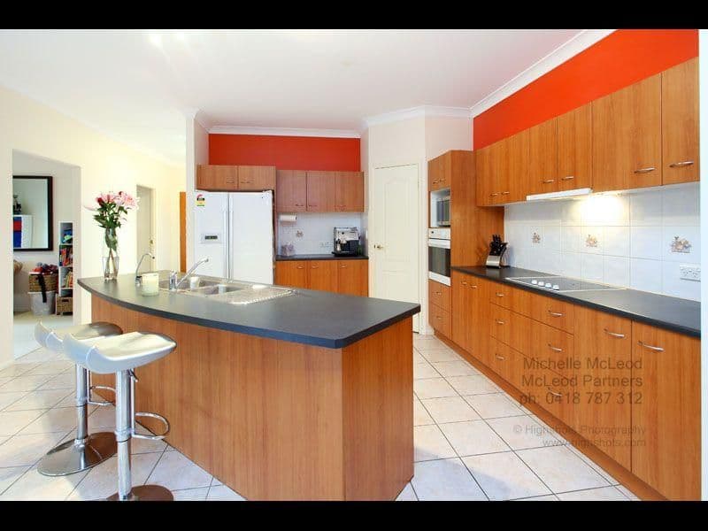 26 Greenford Street, CHAPEL HILL QLD 4069, Chapel Hill - Thumbnail 3