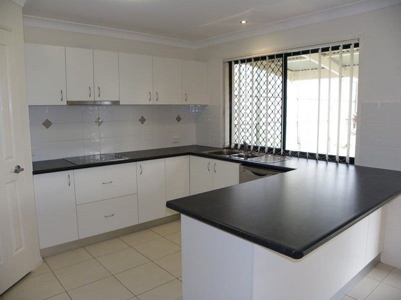 15 Carnarvon Crescent, WATERFORD QLD 4133, Waterford - Thumbnail 2