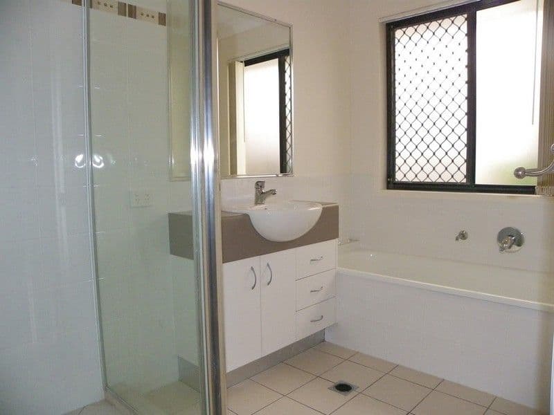 15 Carnarvon Crescent, WATERFORD QLD 4133, Waterford - Thumbnail 7