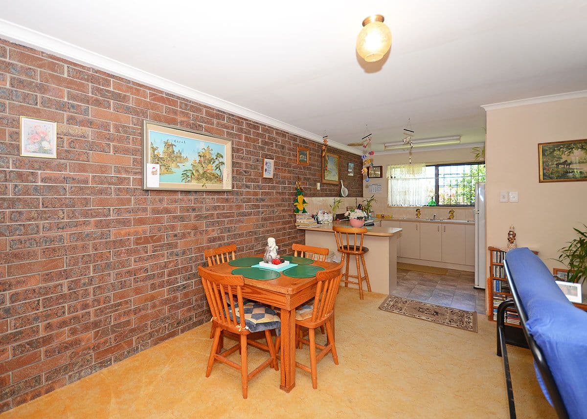 21 Granada Court, POINT VERNON QLD 4655, Point Vernon - Thumbnail 4