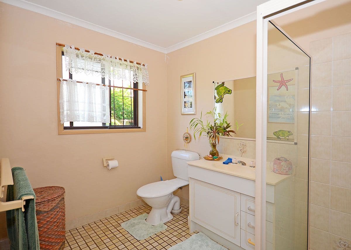 21 Granada Court, POINT VERNON QLD 4655, Point Vernon - Thumbnail 8