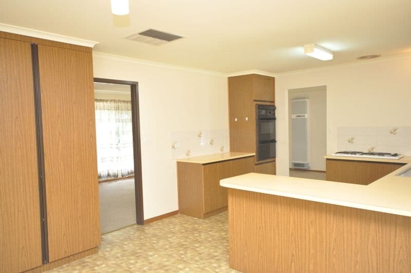 8 Canberra Street, PARA HILLS SA 5096, Para Hills - Thumbnail 4