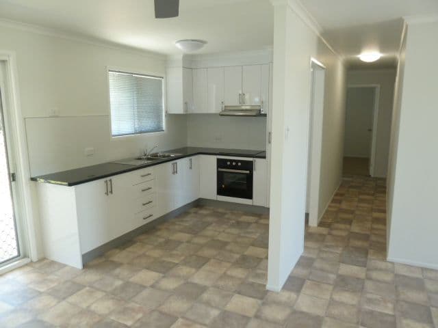 31 Amhurst Street, SLADE POINT QLD 4740, Slade Point - Thumbnail 6