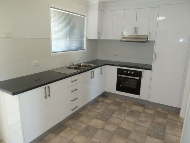 31 Amhurst Street, SLADE POINT QLD 4740, Slade Point - Thumbnail 3