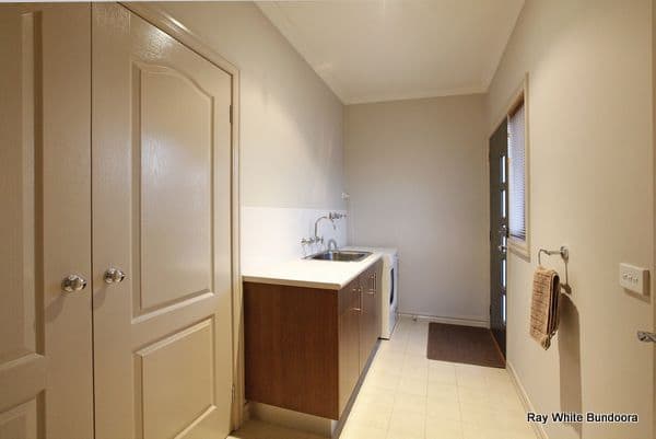 8 Thornholm Road, SOUTH MORANG VIC 3752, South Morang - Thumbnail 8