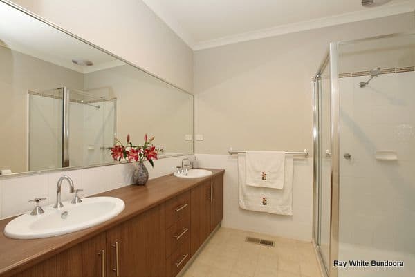 8 Thornholm Road, SOUTH MORANG VIC 3752, South Morang - Thumbnail 4