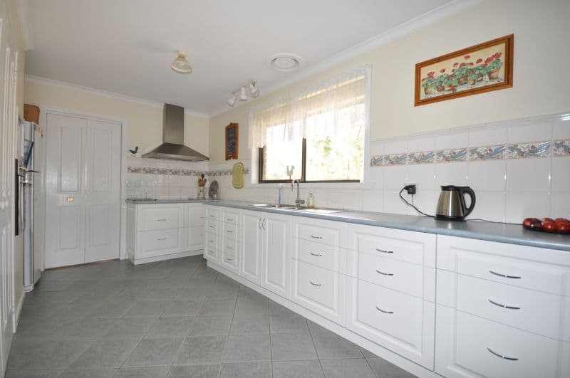 24 Learmonth Street, TEESDALE VIC 3328, Teesdale - Thumbnail 5