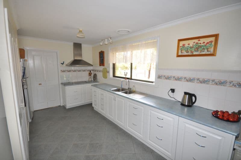 24 Learmonth Street, TEESDALE VIC 3328, Teesdale - Thumbnail 4