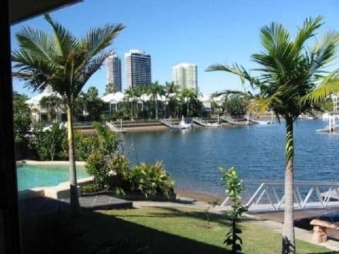 15 Chesterfield Place, RUNAWAY BAY QLD 4216, Runaway Bay - Image 1