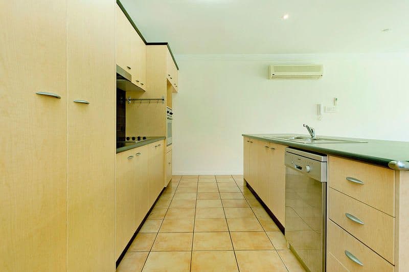 6 The Parade, HELENSVALE QLD 4212, Helensvale - Thumbnail 4