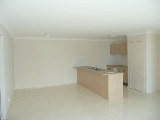 20 Aldgate Crescent, PACIFIC PINES QLD 4211, Pacific Pines - Thumbnail 6