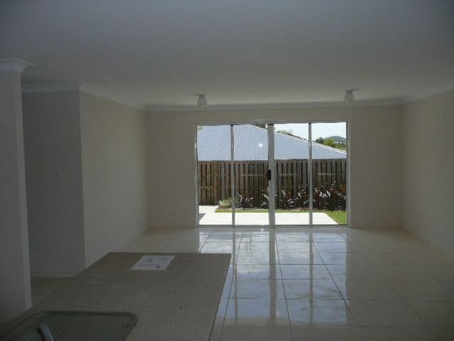 20 Aldgate Crescent, PACIFIC PINES QLD 4211, Pacific Pines - Thumbnail 7