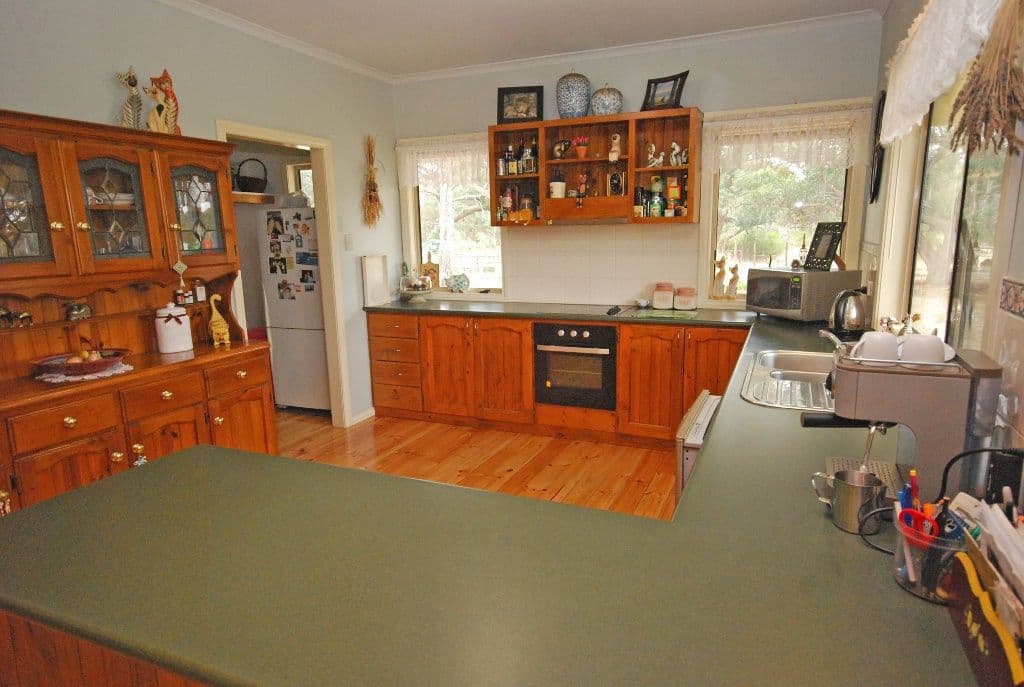 BEAUFORT VIC 3373, Beaufort - Thumbnail 2