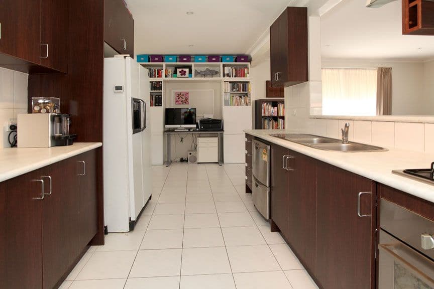 2 The Ridge, GLEN WAVERLEY VIC 3150, Glen Waverley - Thumbnail 2