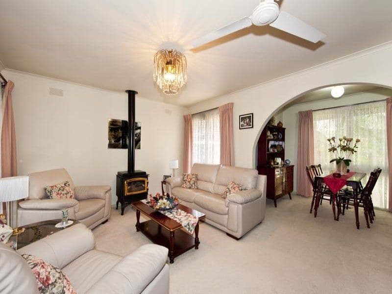 115 Cabernet Crescent, BUNDOORA VIC 3083, Bundoora - Thumbnail 2
