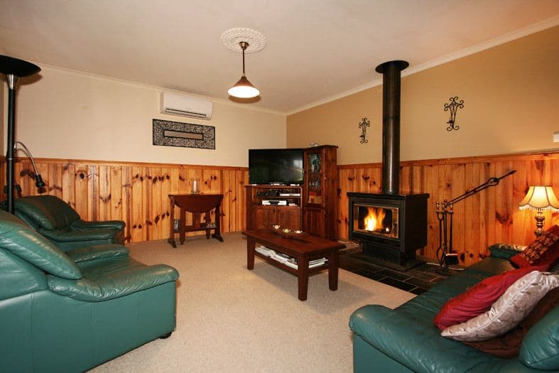 103 Walker Road, SEVILLE VIC 3139, Seville - Thumbnail 2