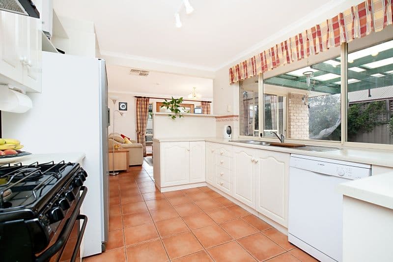 3 Thorngate Court, OAKDEN SA 5086, Oakden - Thumbnail 2