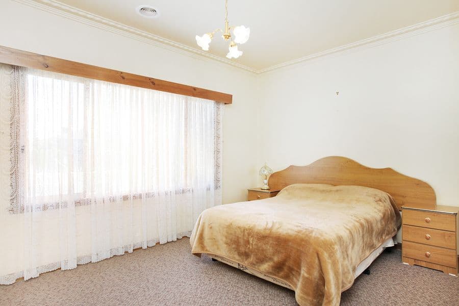 27 Montasell Avenue, DEER PARK VIC 3023, Deer Park - Thumbnail 5