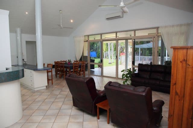 15 Pacific Avenue, BUSHLAND BEACH QLD 4818, Bushland Beach - Thumbnail 2