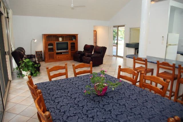 15 Pacific Avenue, BUSHLAND BEACH QLD 4818, Bushland Beach - Thumbnail 4