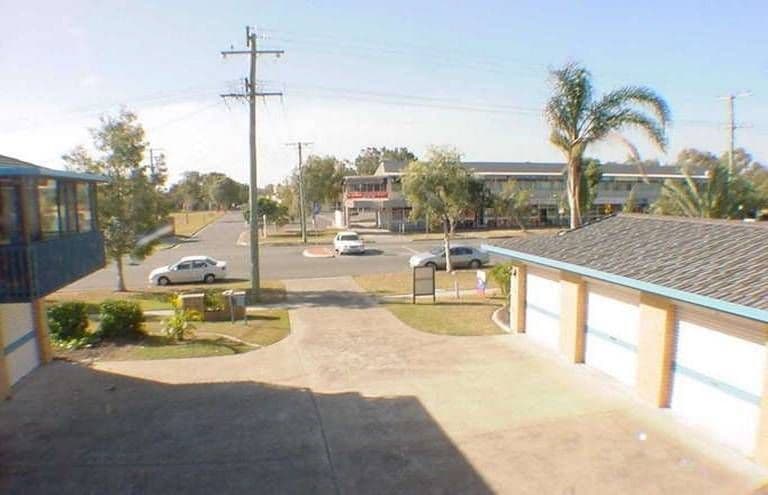 30 Falkinder Avenue, PARADISE POINT QLD 4216, Paradise Point - Thumbnail 5