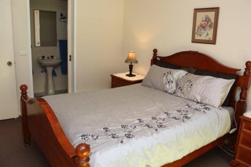 21 Fleming Drive, COROWA NSW 2646, Corowa - Thumbnail 5