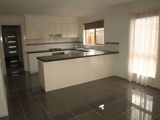 64 Queens Road, WARRNAMBOOL VIC 3280, Warrnambool - Thumbnail 2