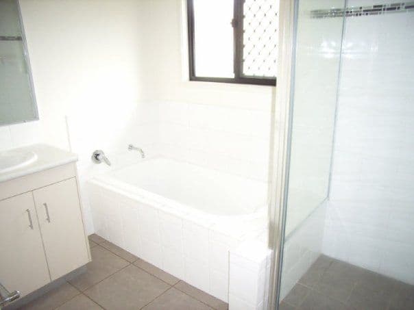 7 Vincent Street, SOUTH MACKAY QLD 4740, South Mackay - Thumbnail 4