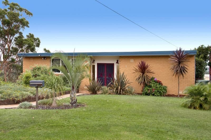 7 Thurlgona Road, ENGADINE NSW 2233, Engadine - Image 1