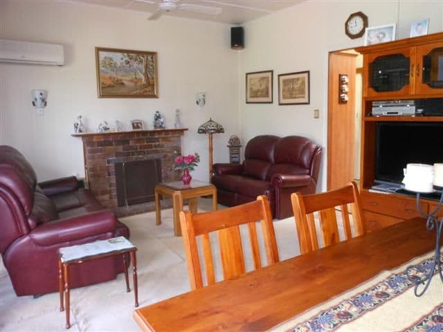 11 Reginald Street, MOUNT LOFTY QLD 4350, Mount Lofty - Thumbnail 4