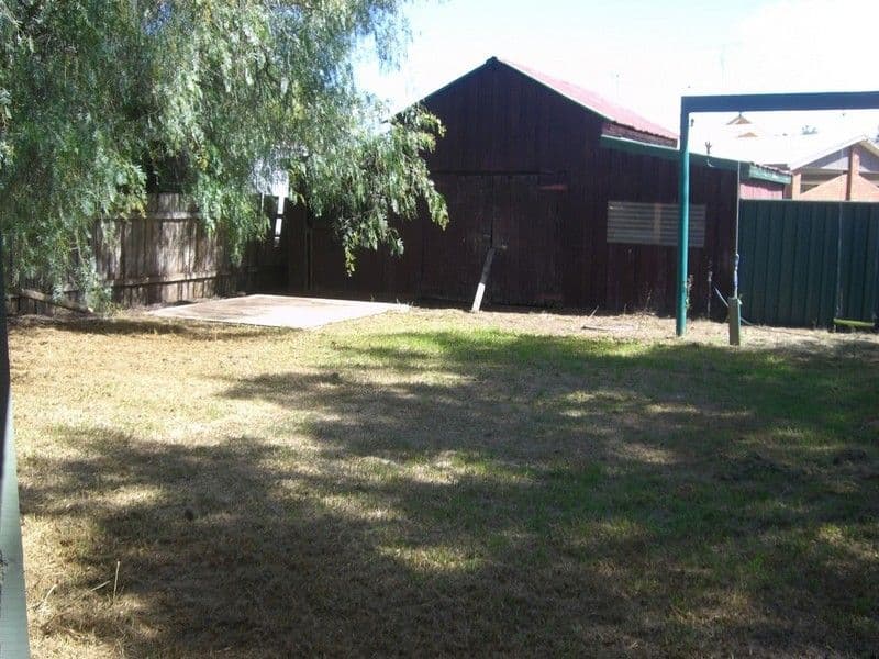 220 Henry Street, DENILIQUIN NSW 2710, Deniliquin - Thumbnail 3
