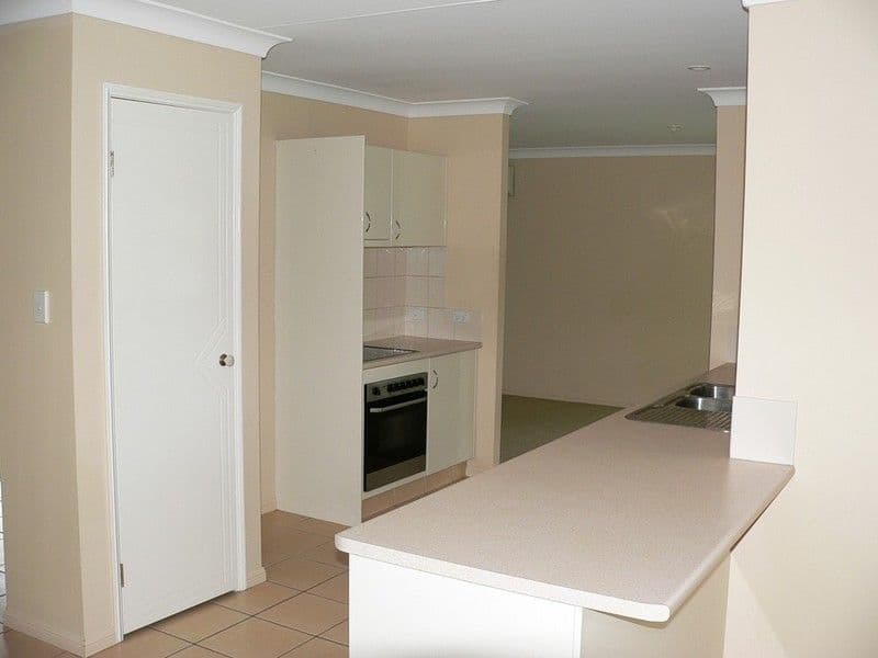 27 Brissendon Street, MAUDSLAND QLD 4210, Maudsland - Thumbnail 3