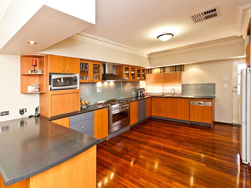 5 Charlecote Way, CANNING VALE WA 6155, Canning Vale - Thumbnail 3