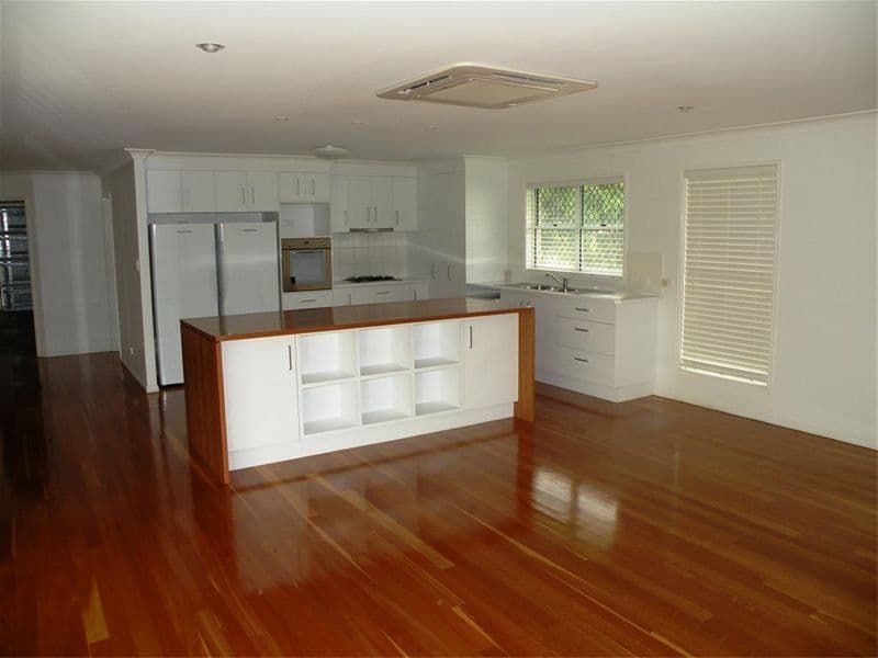 24 Kristie Drive, ROCKYVIEW QLD 4701, Rockyview - Thumbnail 2