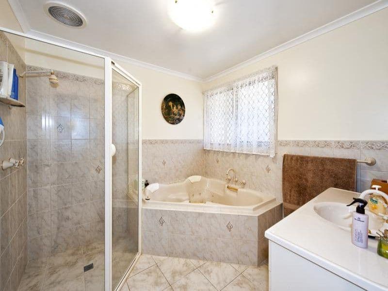 49 Virginia Crescent, BUNDOORA VIC 3083, Bundoora - Thumbnail 4
