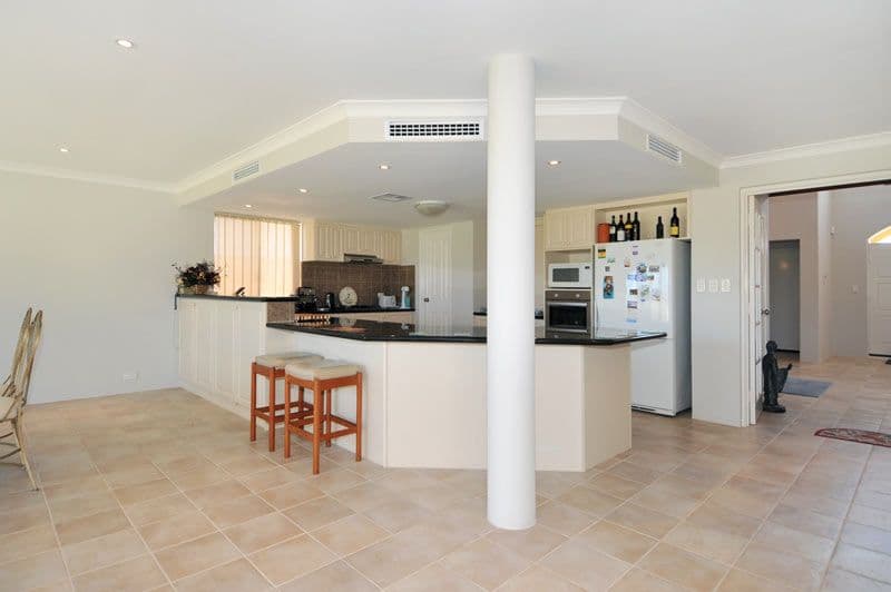 124 Sanctuary Circuit, DAWESVILLE WA 6211, Dawesville - Thumbnail 4