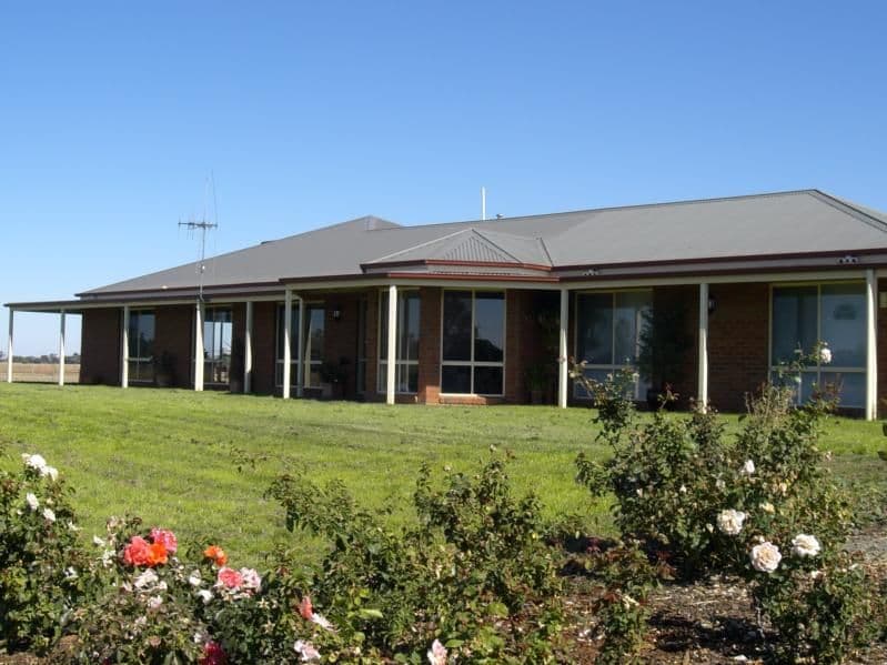 216 Railway Road, ROCHESTER VIC 3561, Rochester - Image 1
