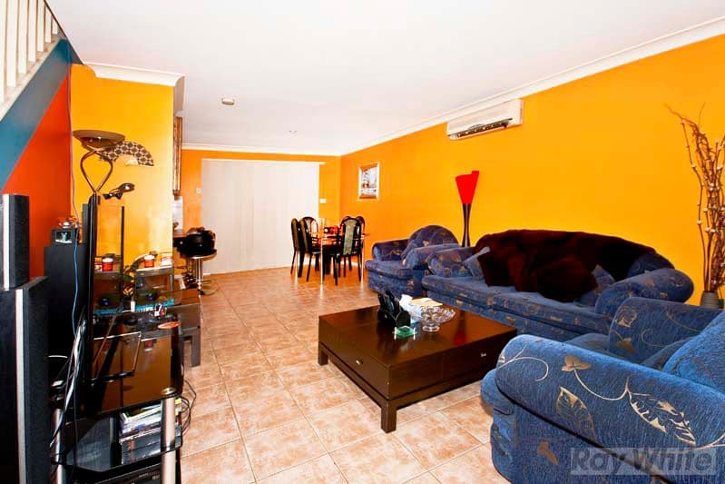 11  Mataro Close, EDENSOR PARK NSW 2176, Edensor Park - Thumbnail 2