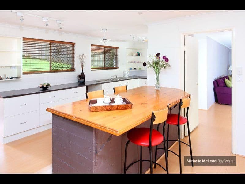 10 Dulhunty Street, CHAPEL HILL QLD 4069, Chapel Hill - Thumbnail 6