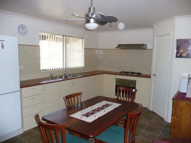 7 MANSFIELD Street, YORK WA 6302, York - Thumbnail 2